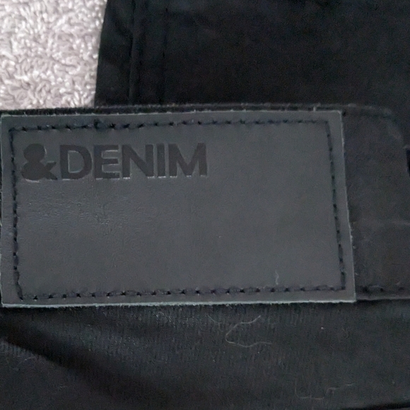 Vintage 2000's, H&M, dark black, a bit strechy, skinny jeans. - Picture 7 of 9